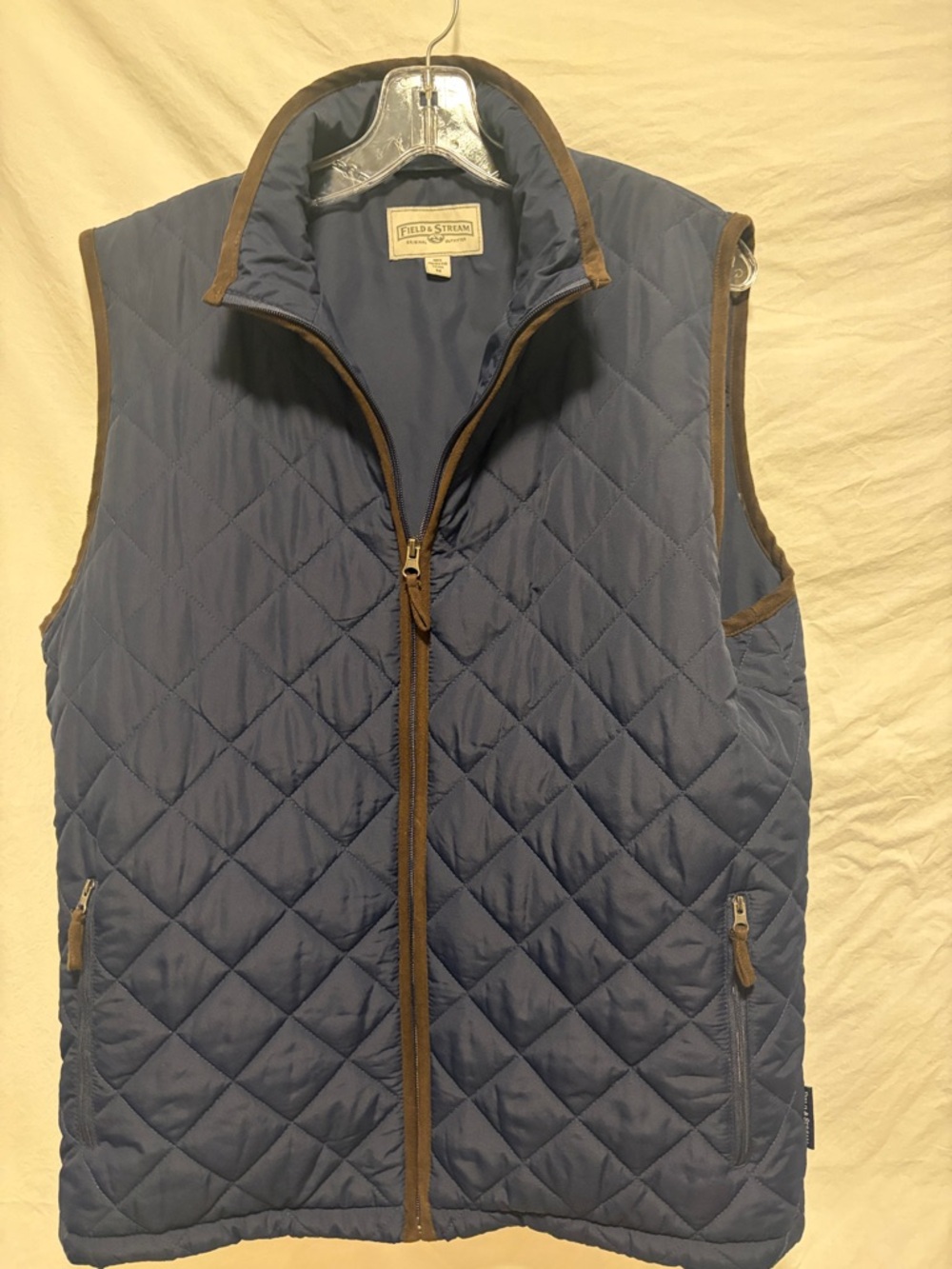 EUC Field & Stream Quilted Navy Vest with Brown Trim size Medium